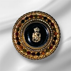 LIZ CLAIBORNE VINTAGE RUNWAY PIN BROOCH GOLD TONED WITH ENAMEL ROYAL JUBILEE 80s